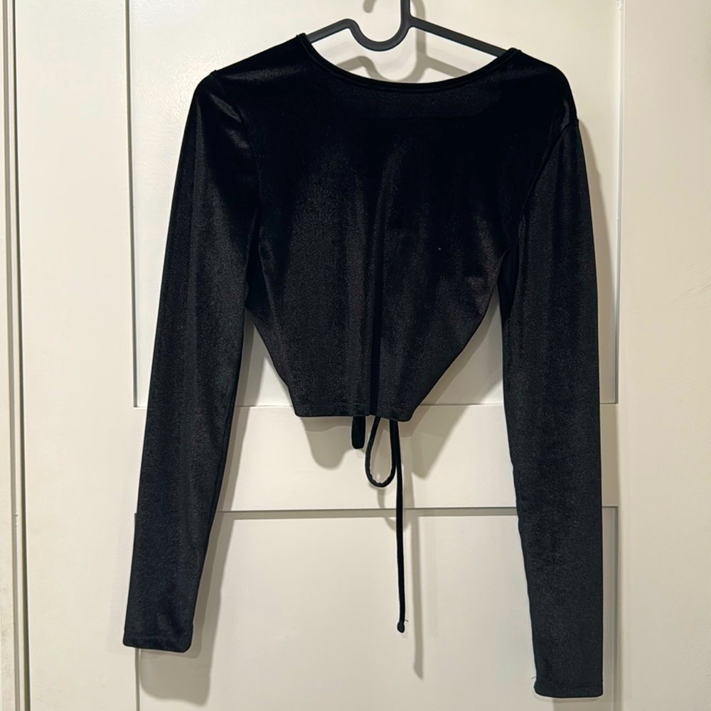 Soft material 
Never used after dry cleaned
MADE IN TURKEY